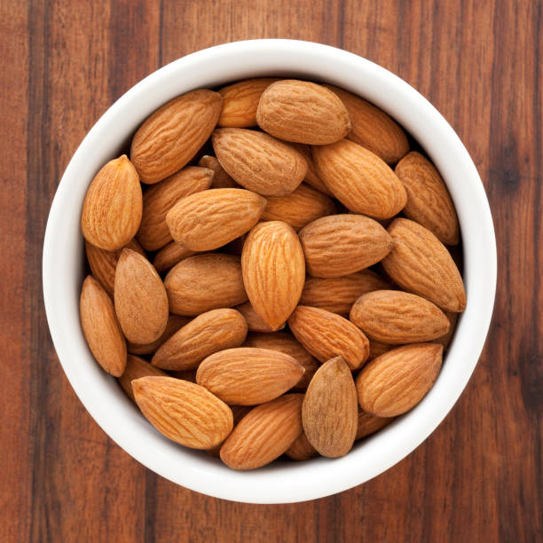 Raw almonds